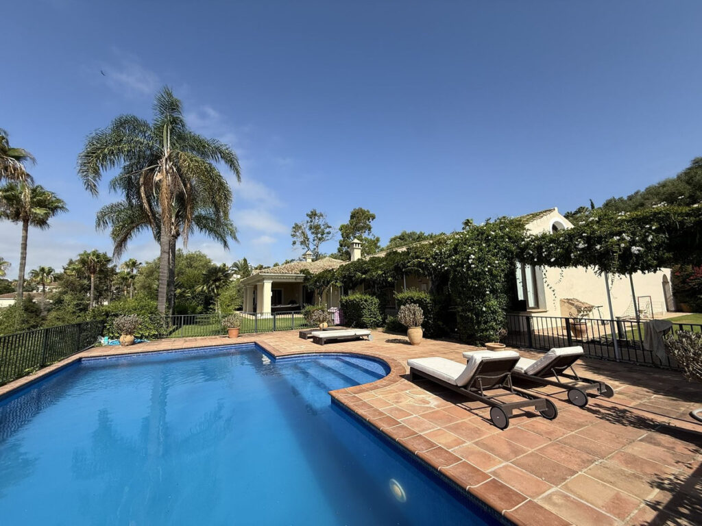 Villa With Valderrama Golf Views And Independent Guest Annex