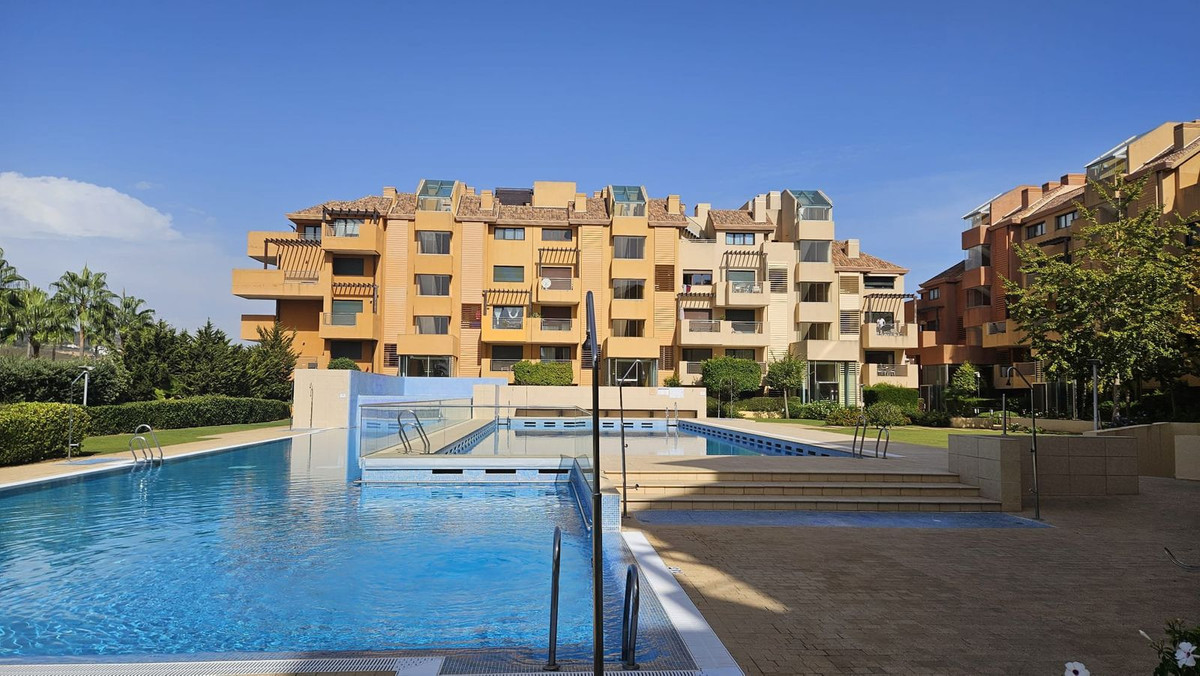 Middle Floor Apartment in Sotogrande Marina