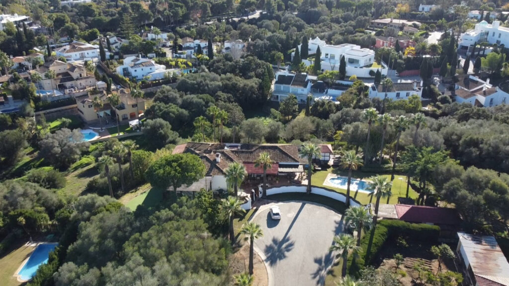 Colonial-Style Villa With Guest House In Sotogrande Costa